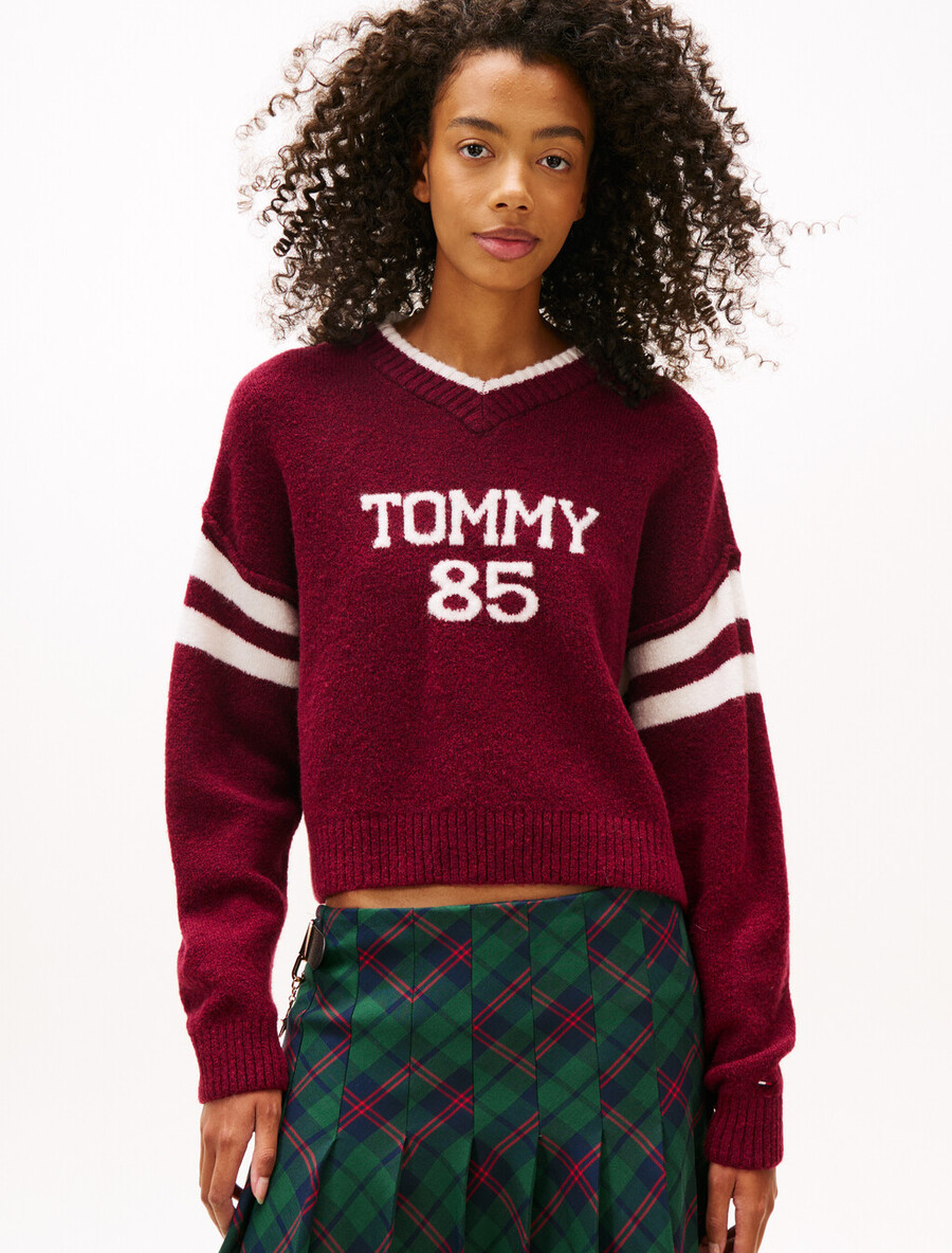 maglione rilassato con scollo a v e logo intarsiato
