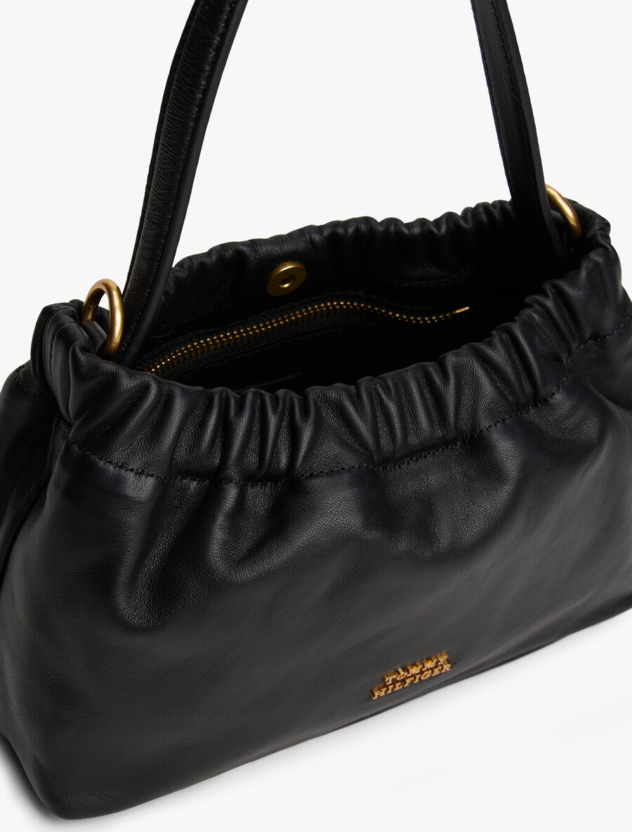 borsa a tracolla con placca logo in morbida pelle