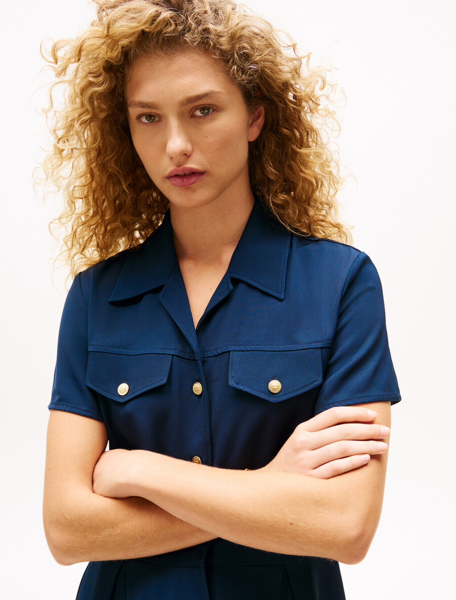 mini abito aderente e svasato in twill di viscosa