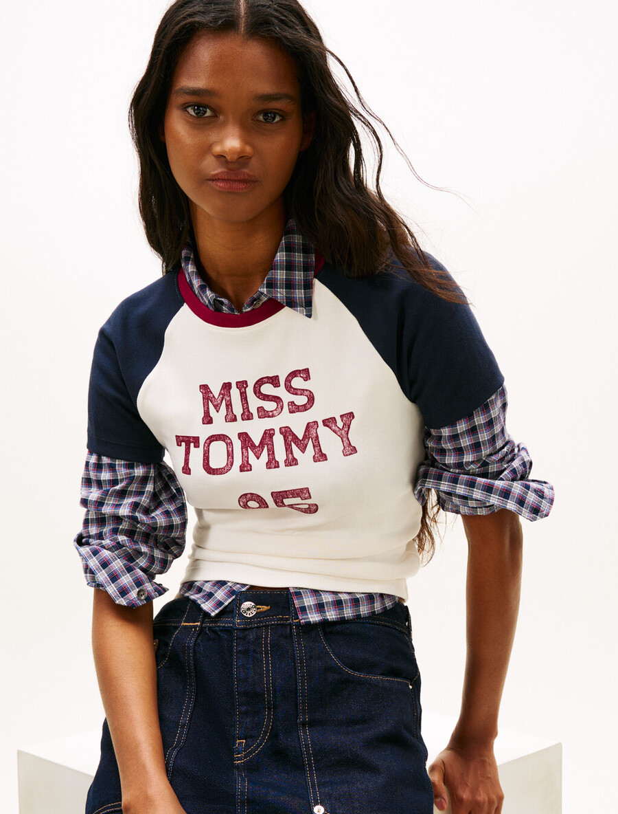 t-shirt a maniche raglan slim con logo