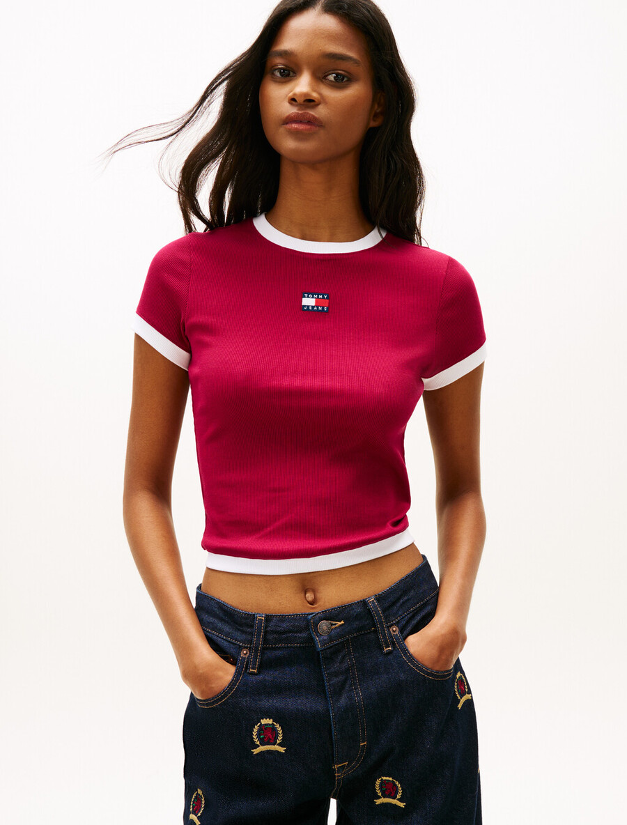 maglietta slim a coste con distintivo tommy