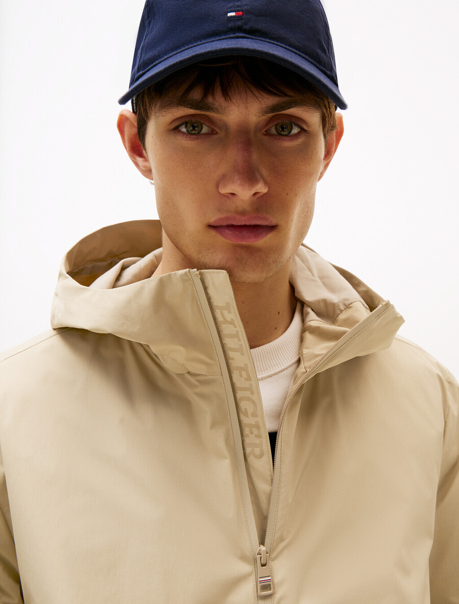 giacca in nylon con cappuccio