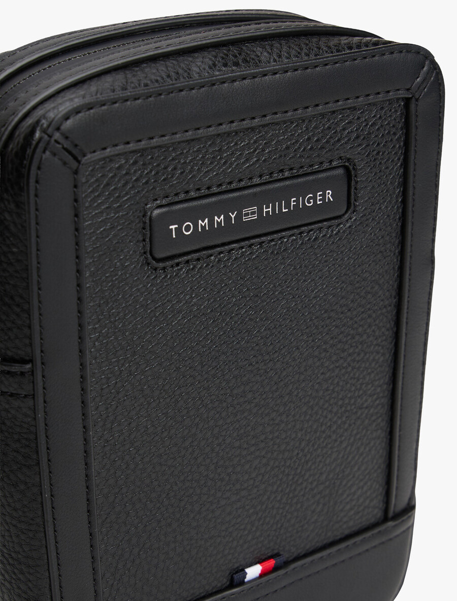 borsa a tracolla con logo pebble grain