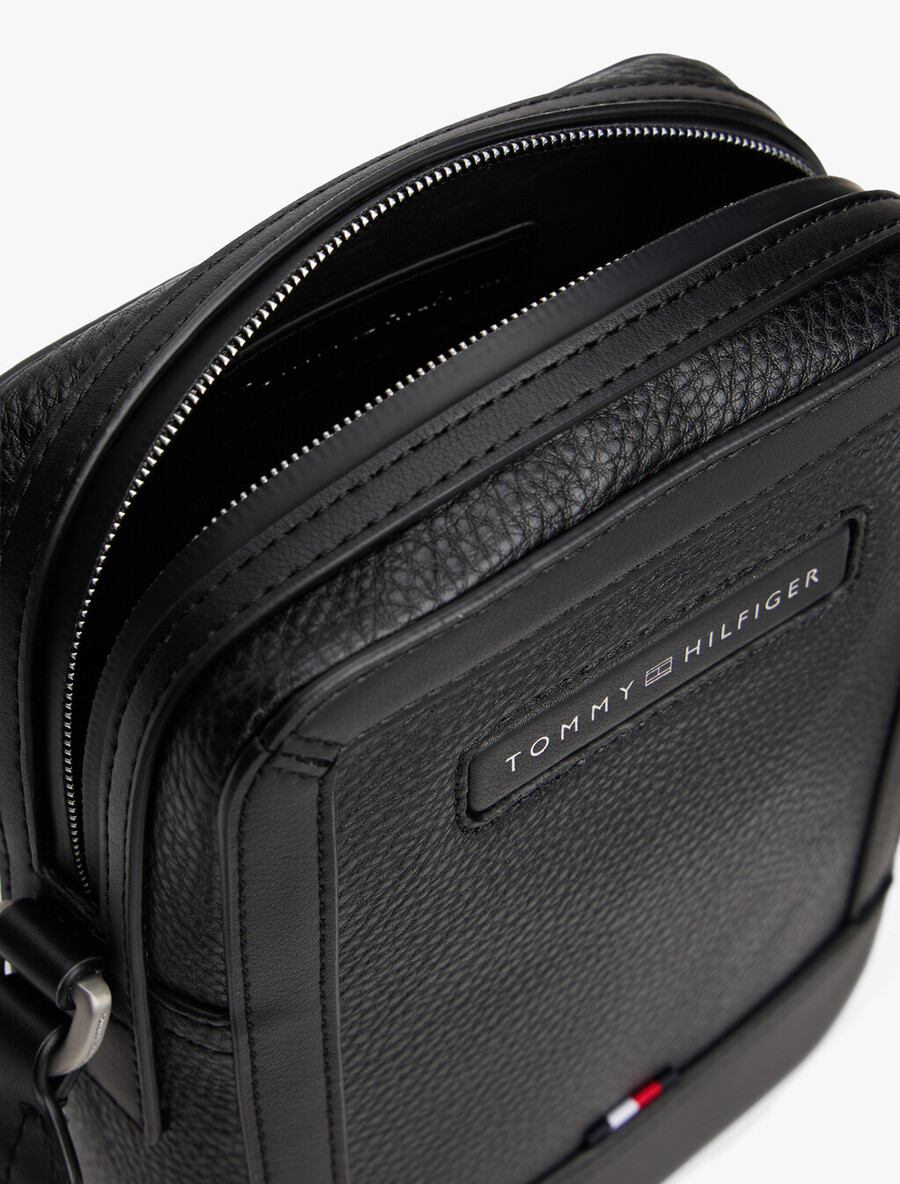 borsa a tracolla con logo pebble grain