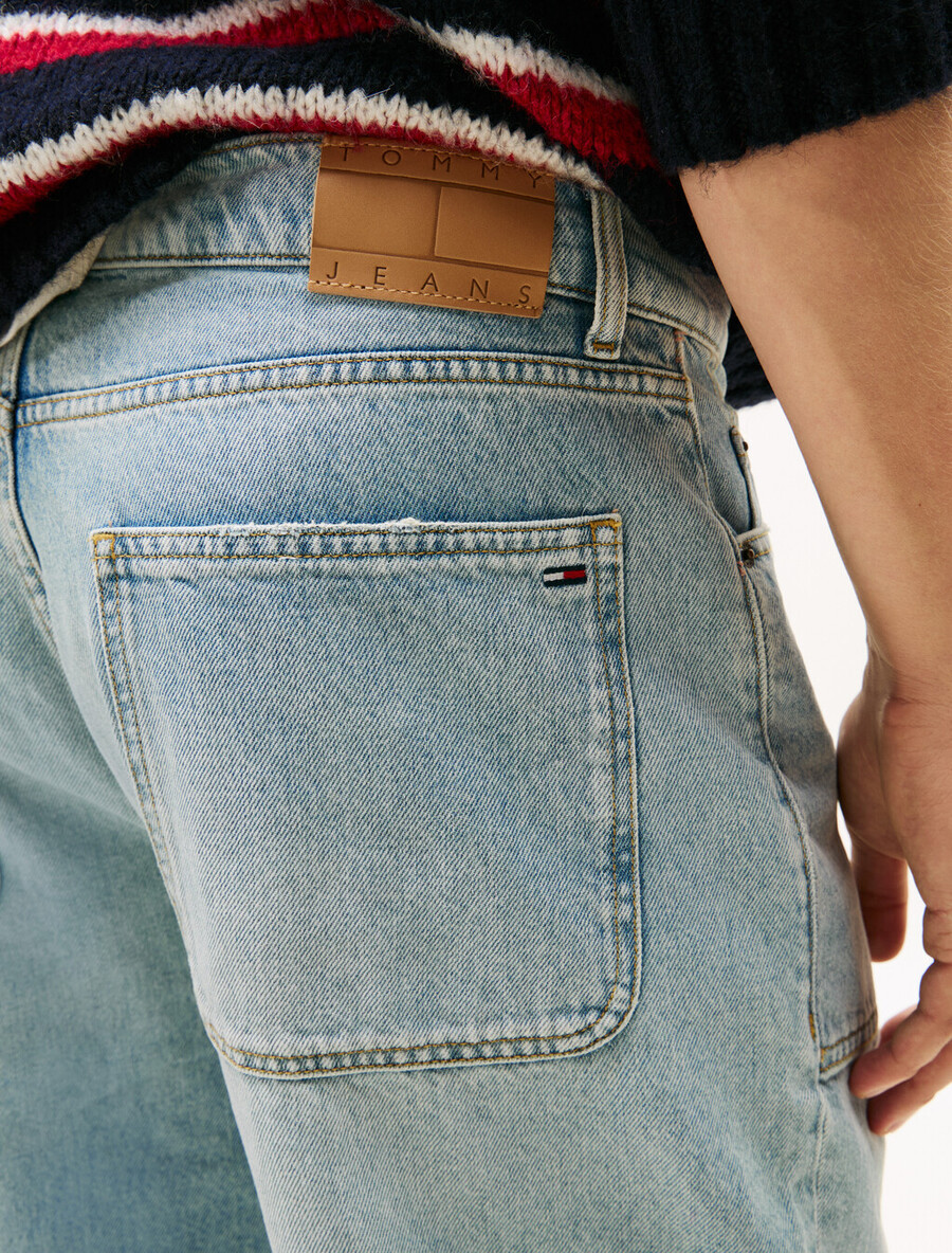 jeans rilassati da lavoratore