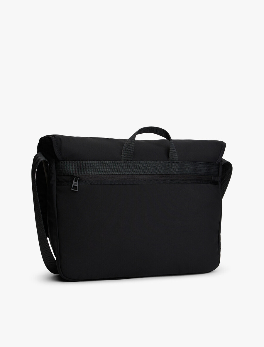 borsa a tracolla con patta e logo in tessuto