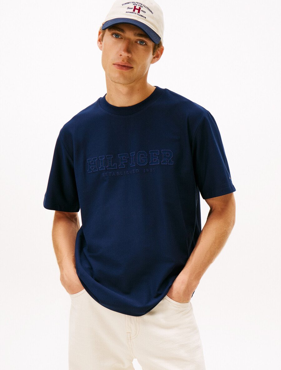 t-shirt girocollo rilassata con ricamo del logo