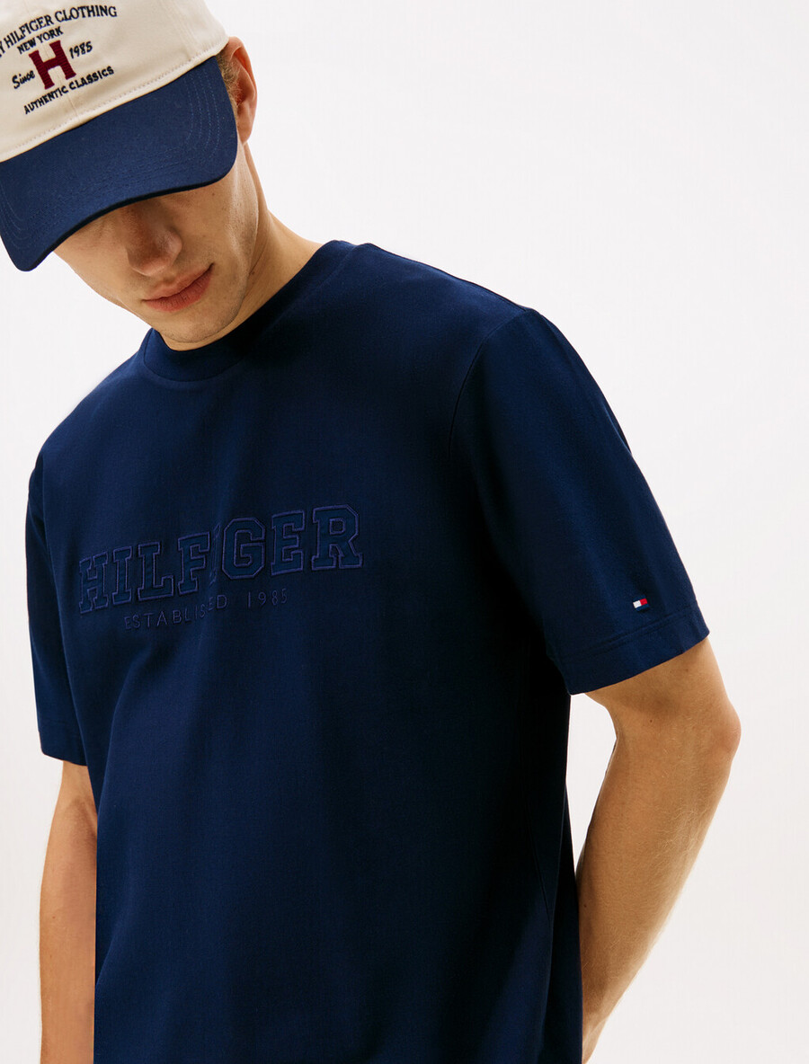 t-shirt girocollo rilassata con ricamo del logo