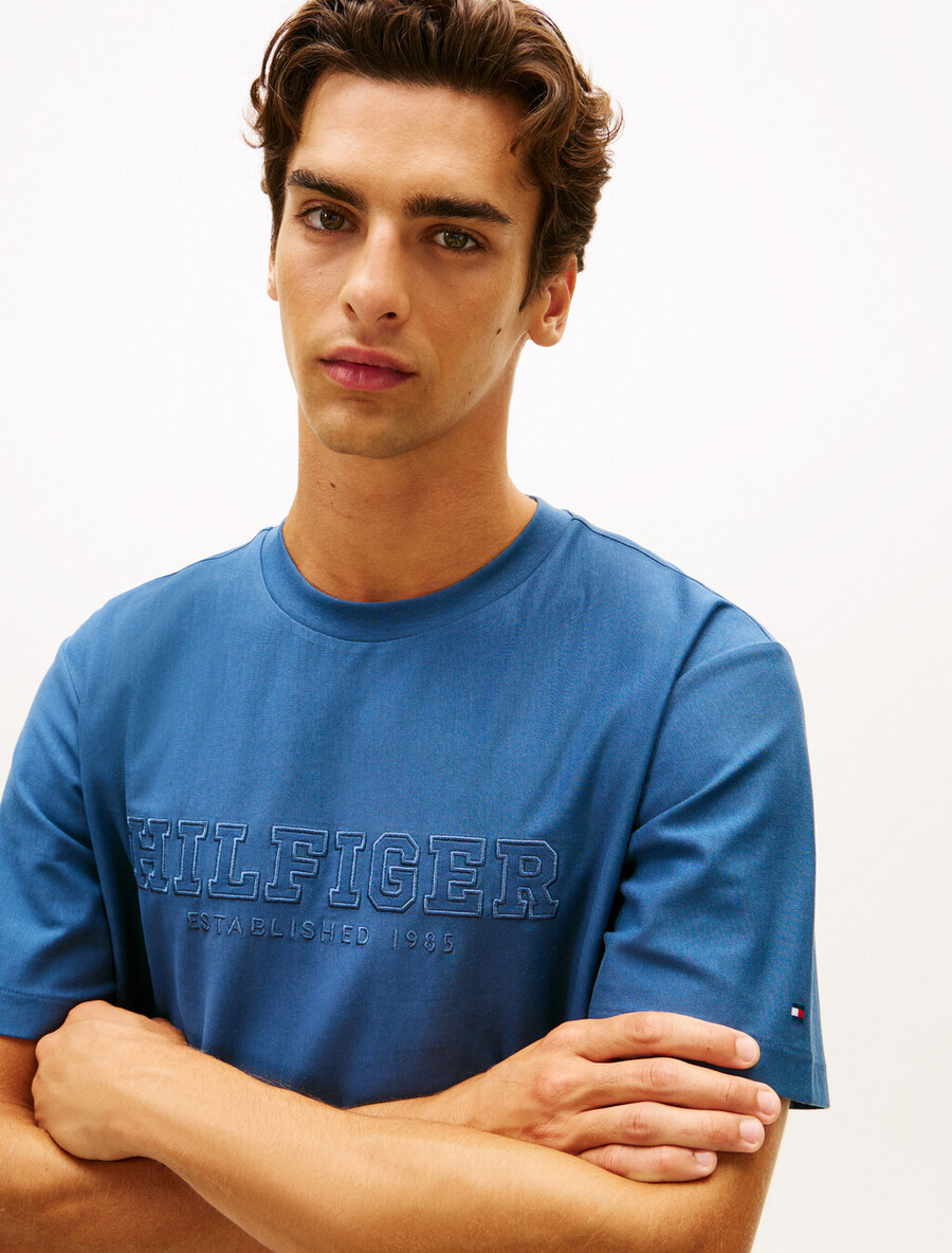 t-shirt girocollo rilassata con ricamo del logo