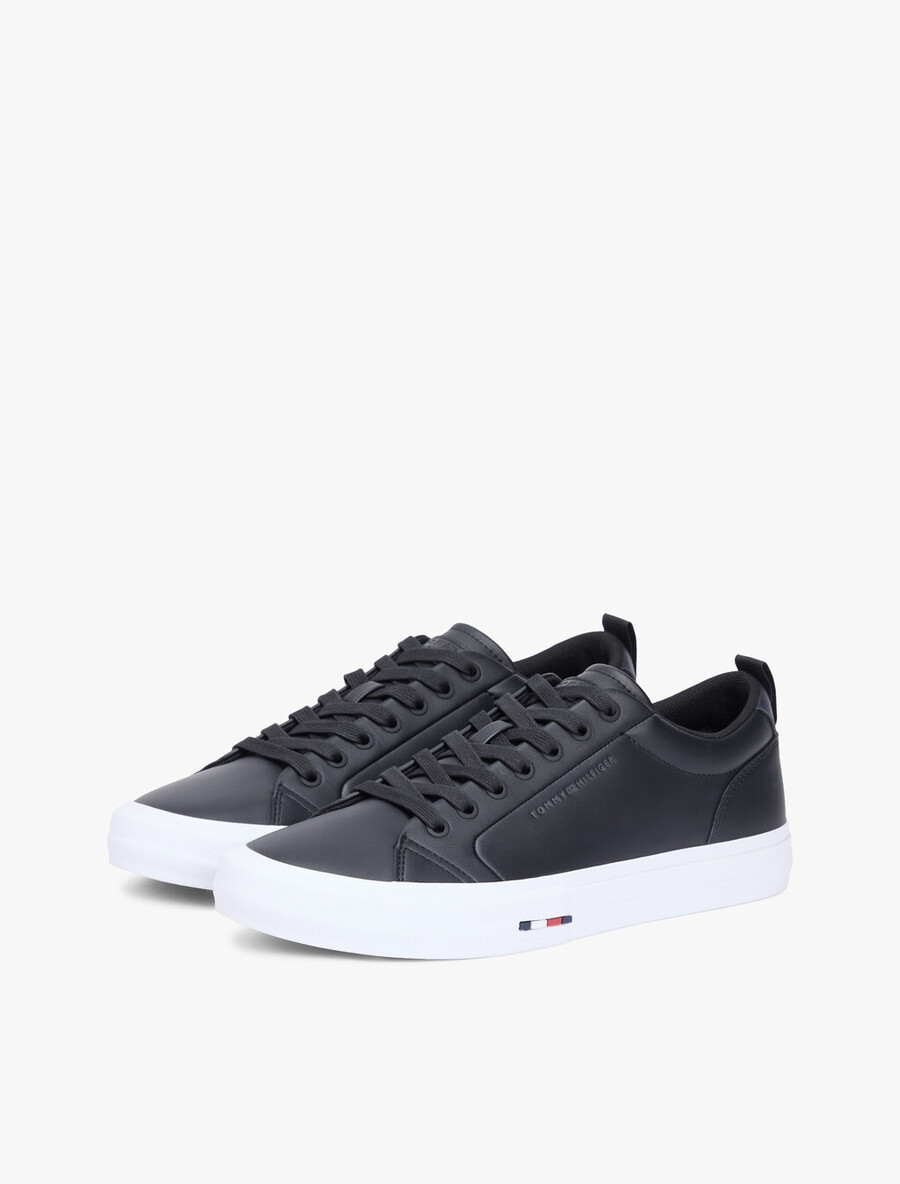 sneakers in pelle con intersuola a contrasto e stampa goffrata