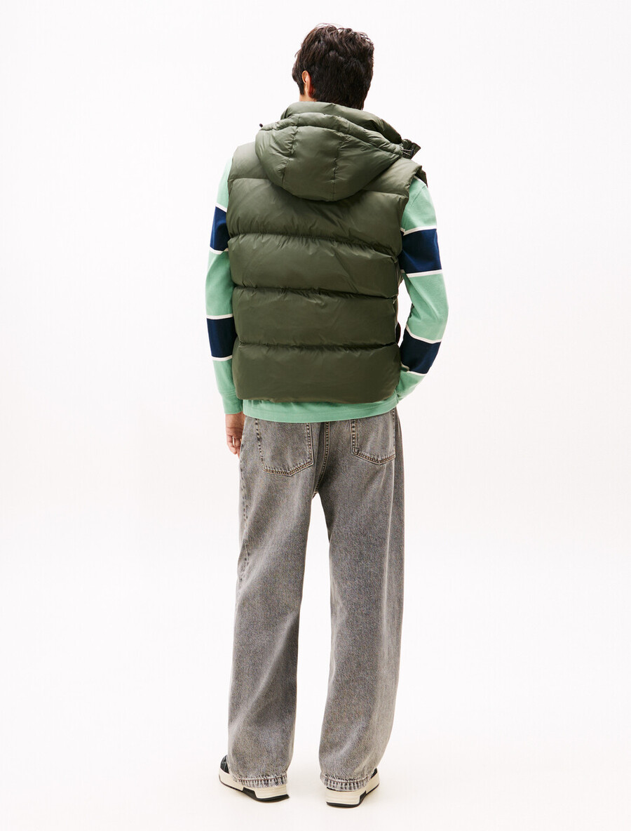 gilet con cappuccio e cerniera